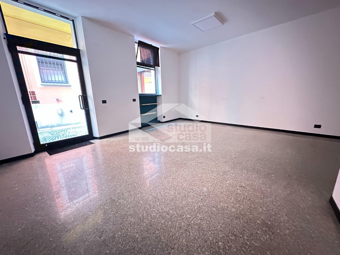 Negozio in vendita a Crema