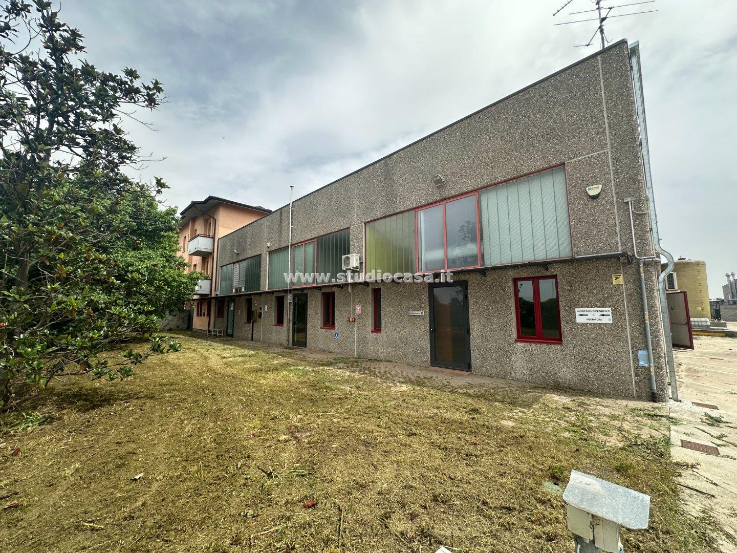 Capannone in affitto a Cremosano