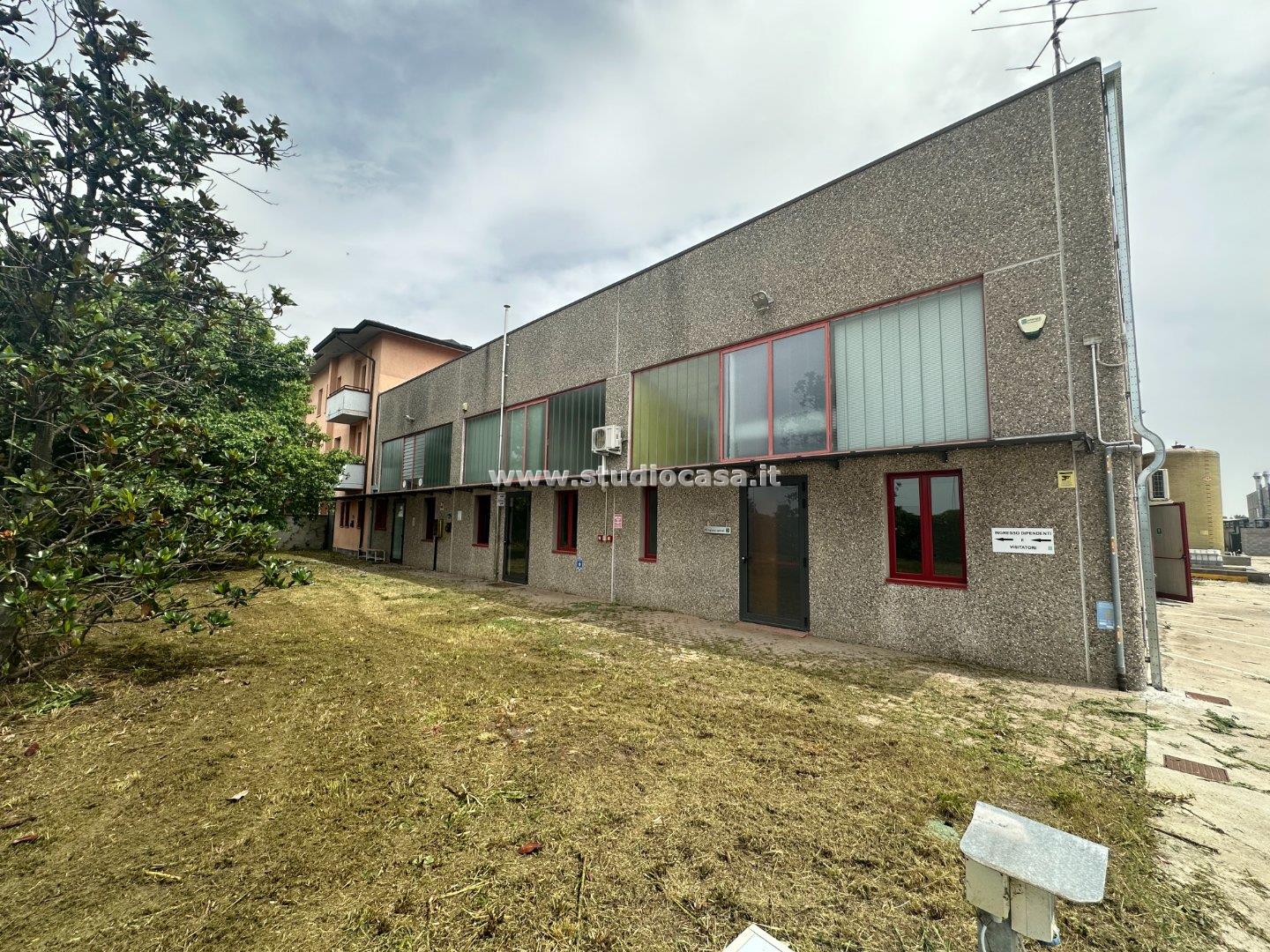 Capannone in affitto a Cremosano