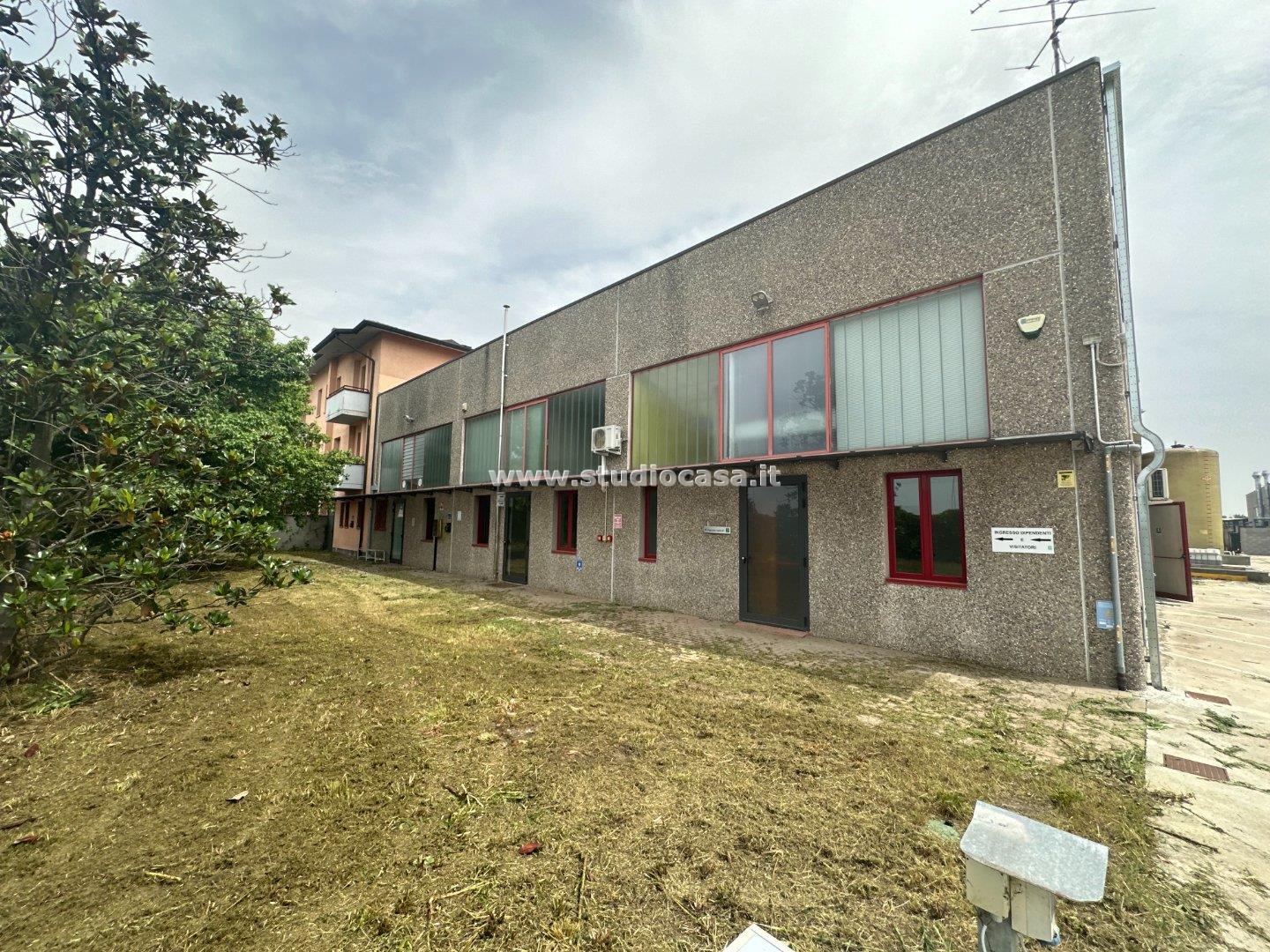 Capannone in affitto a Cremosano