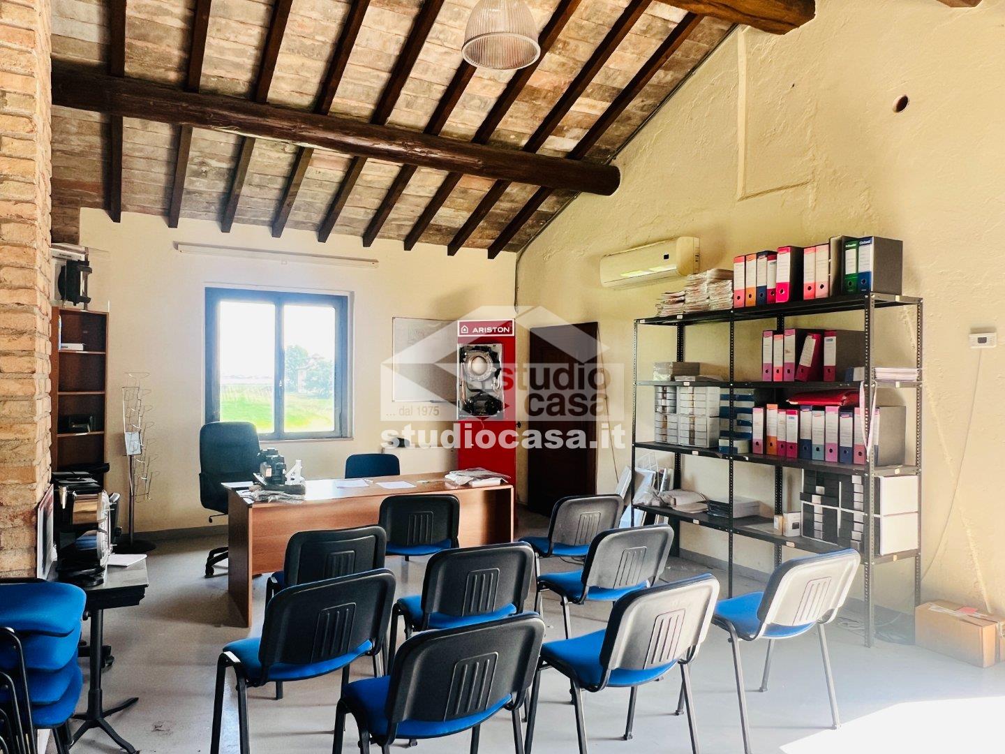 Ufficio in vendita a Vailate