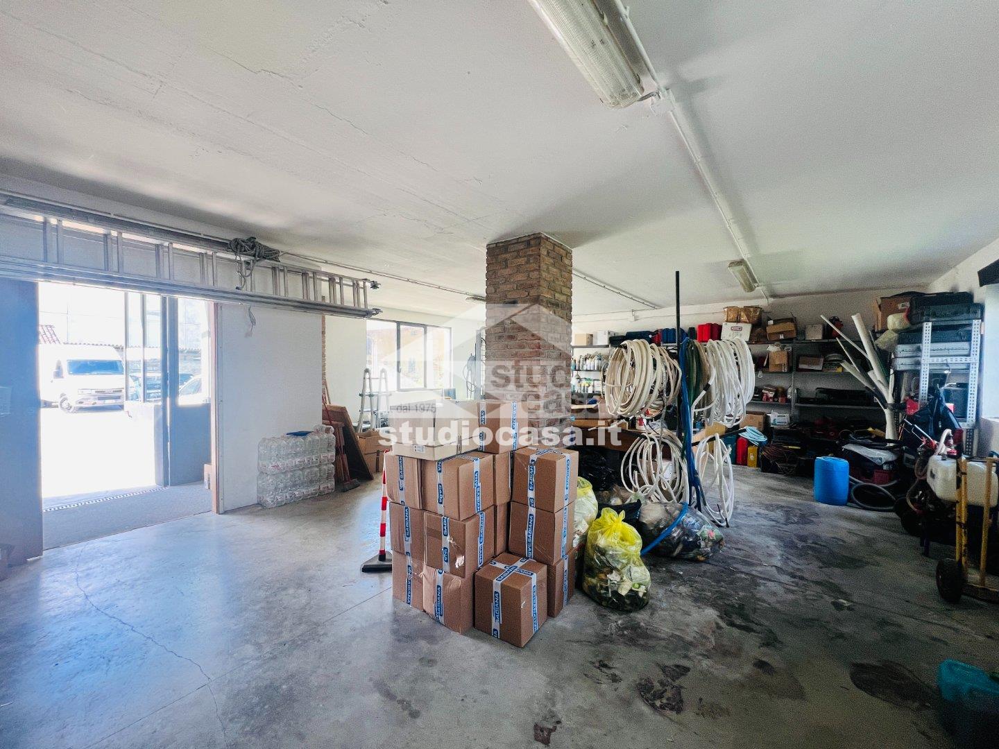 Ufficio in affitto a Vailate