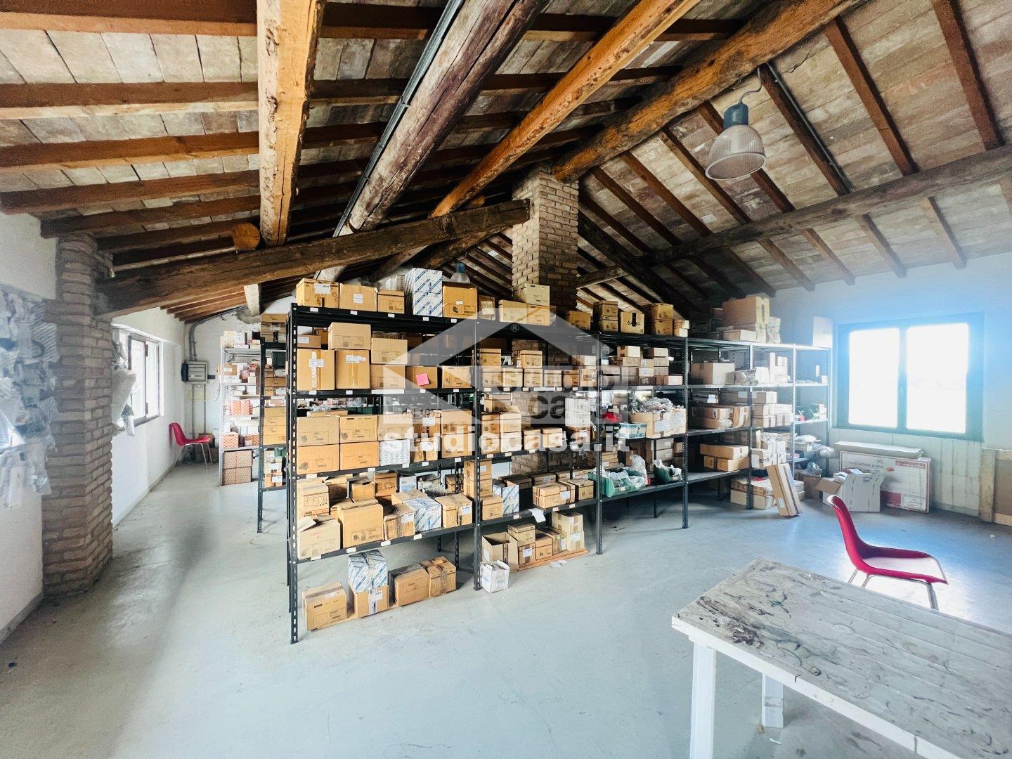 Ufficio in affitto a Vailate