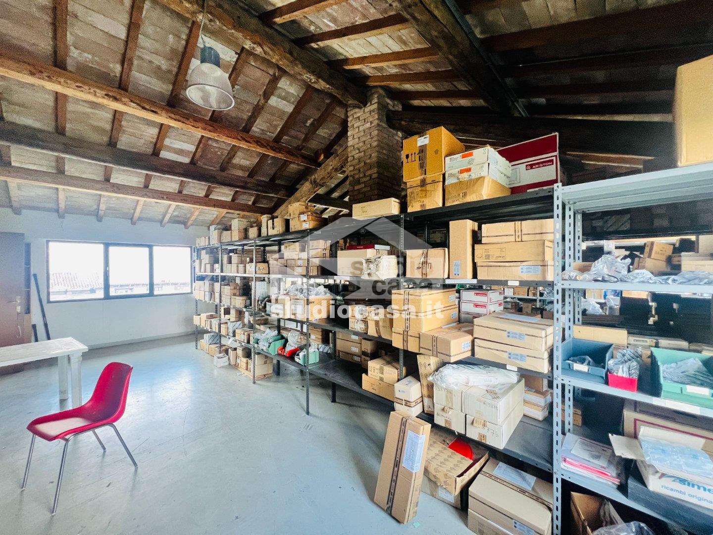 Ufficio in affitto a Vailate