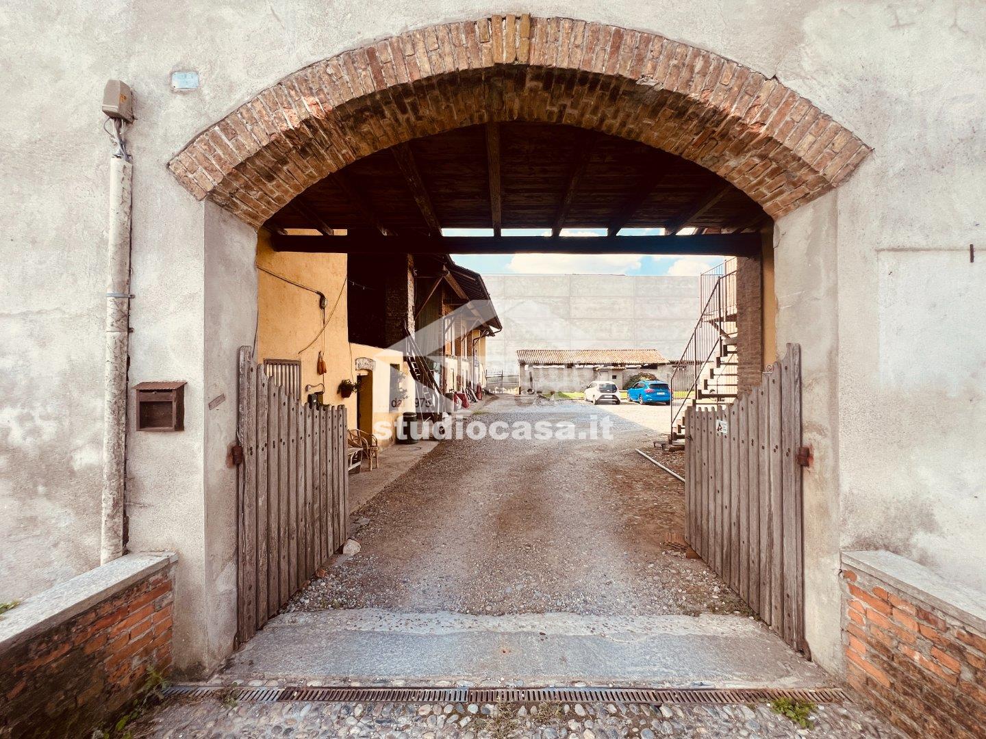 Ufficio in affitto a Vailate