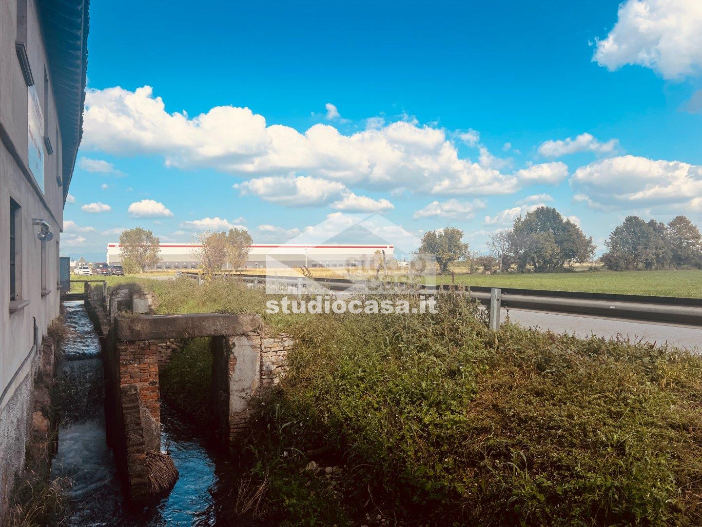 Capannone in vendita a Treviglio