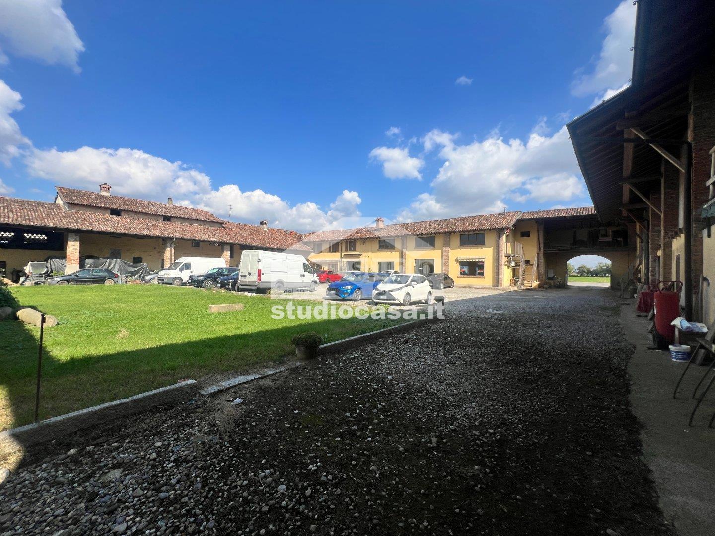 Capannone in affitto a Vailate