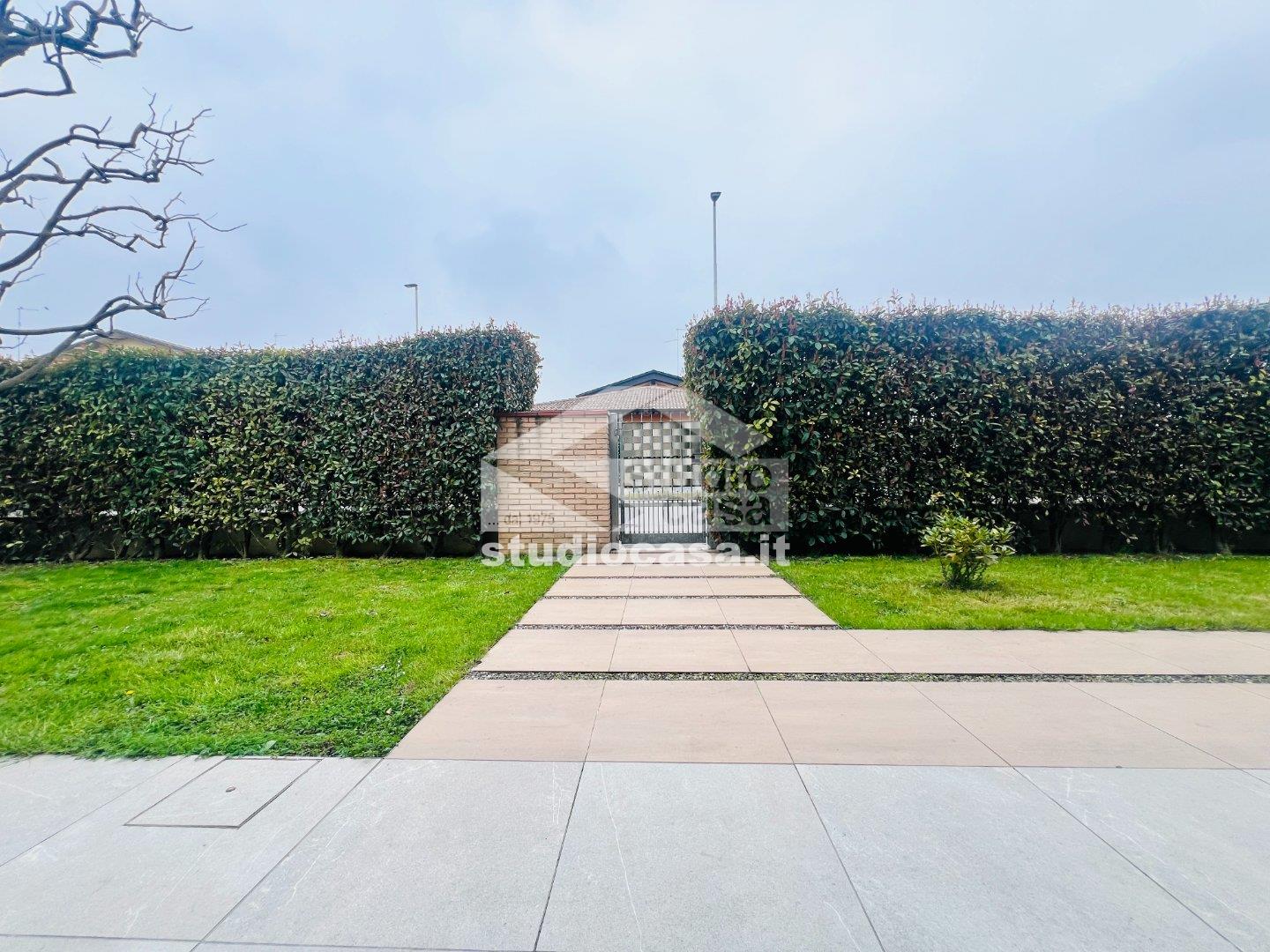 Villa a schiera di testa in vendita a Sergnano