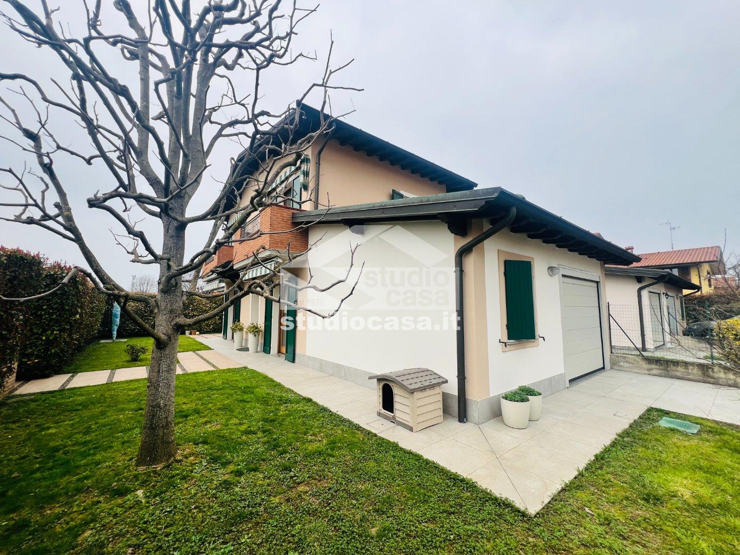 Villa a schiera di testa in vendita a Sergnano