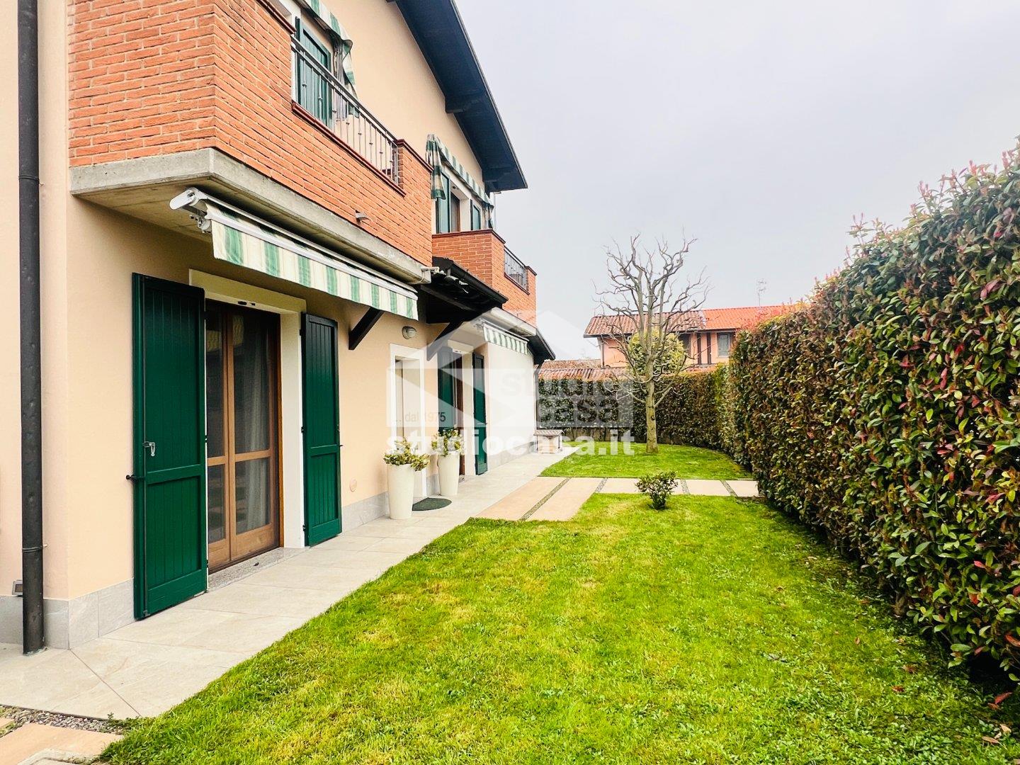 Villa a schiera di testa in vendita a Sergnano