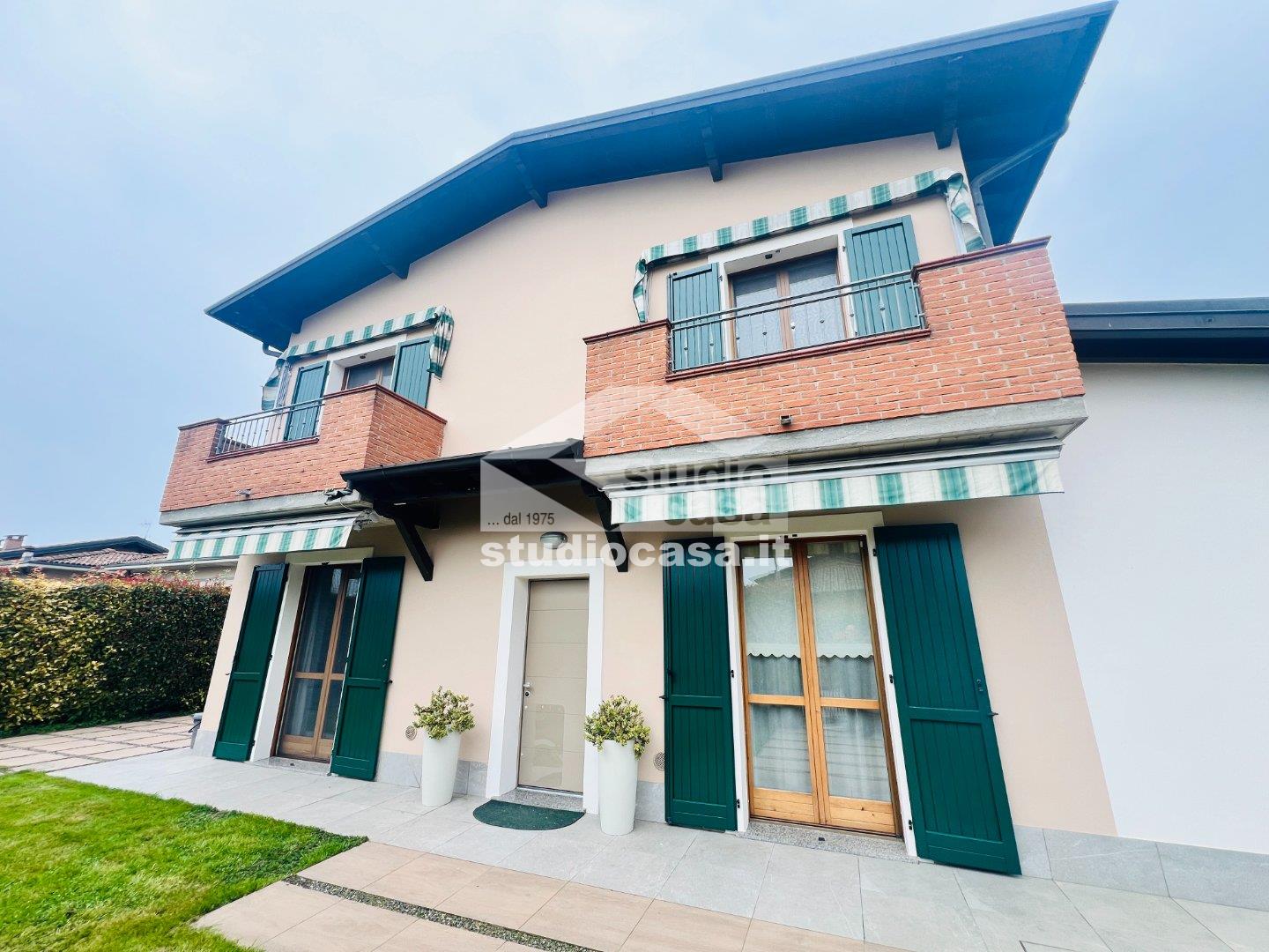 Villa a schiera di testa in vendita a Sergnano