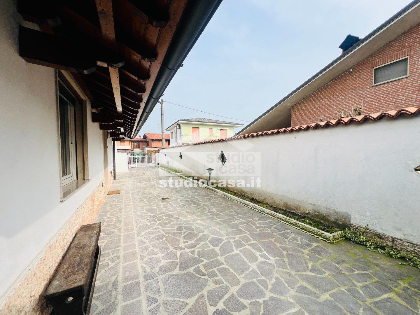 Casa Bifamiliare in vendita a Bagnolo Cremasco