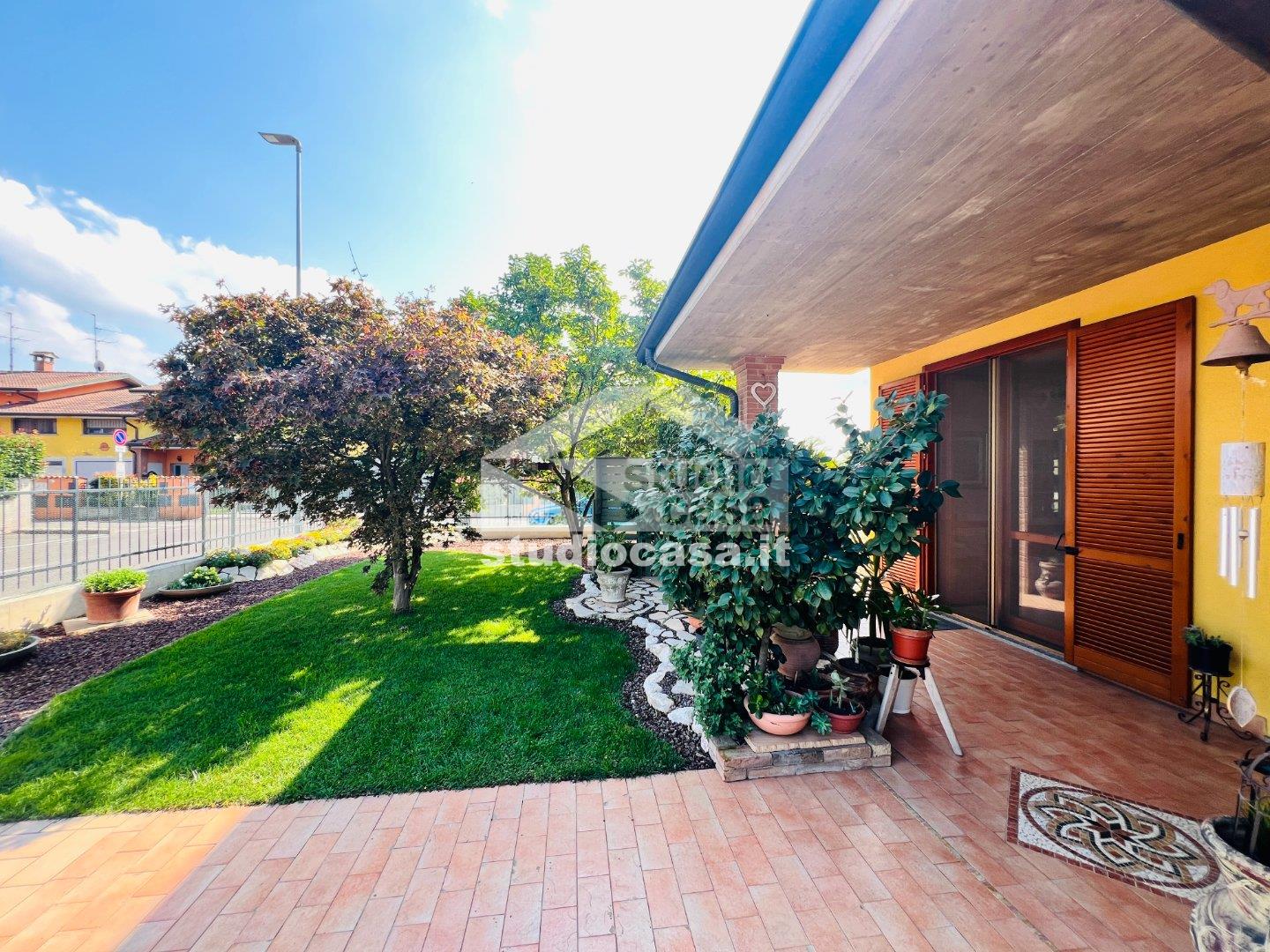Villa a schiera di testa in vendita a Ricengo