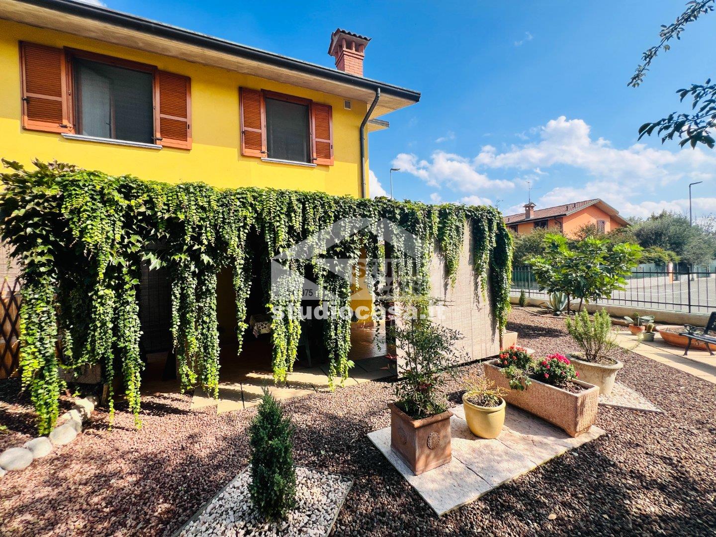 Villa a schiera di testa in vendita a Ricengo