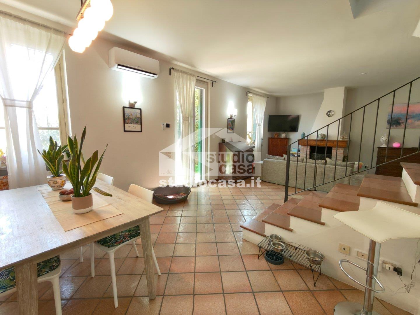 Casa Plurifamiliare in vendita a Crema
