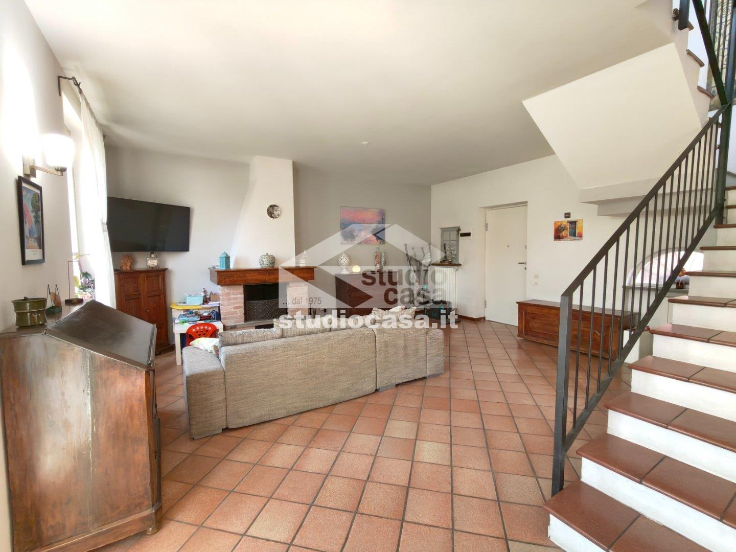 Casa Plurifamiliare in vendita a Crema