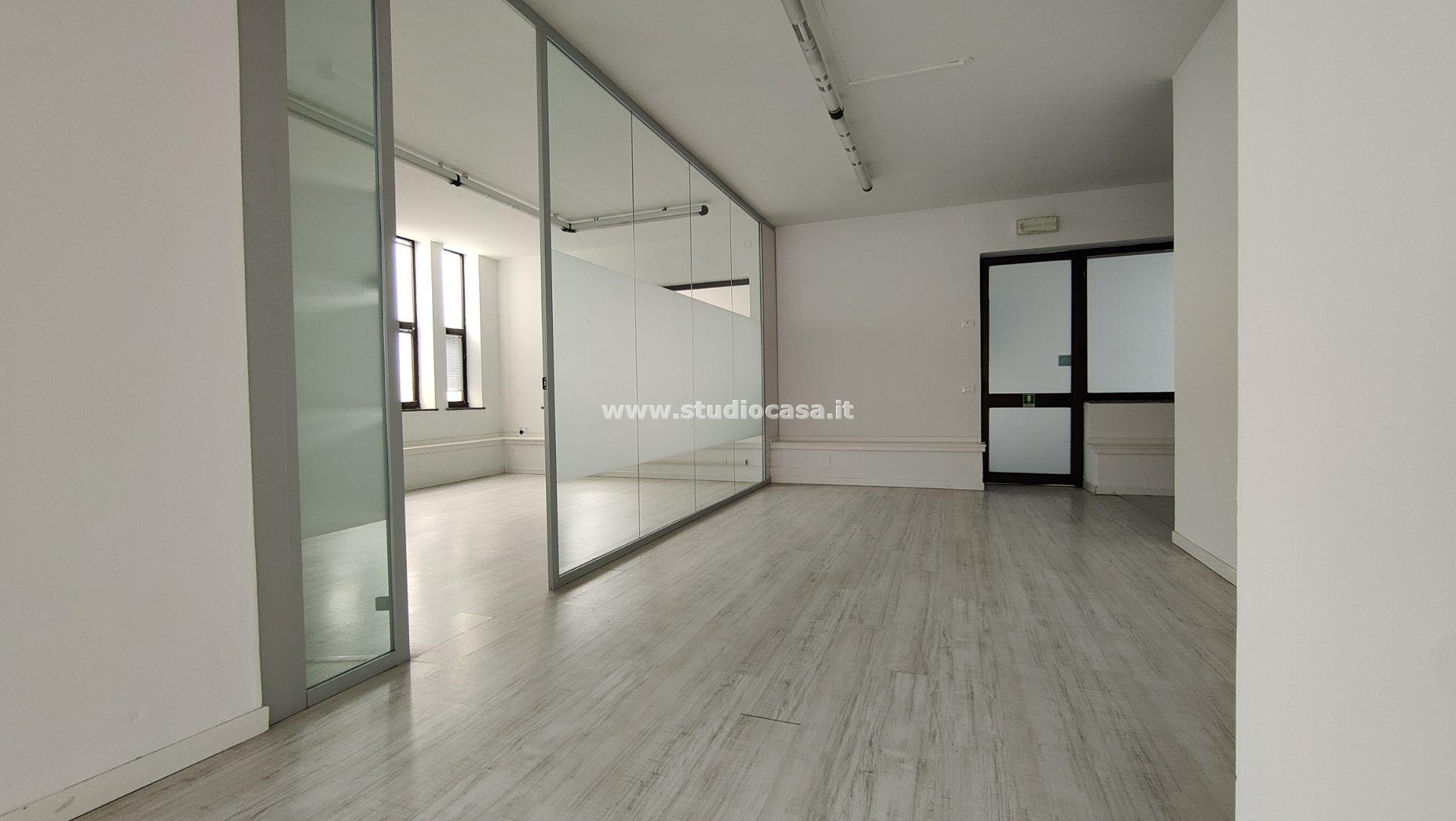 Negozio in vendita a Crema