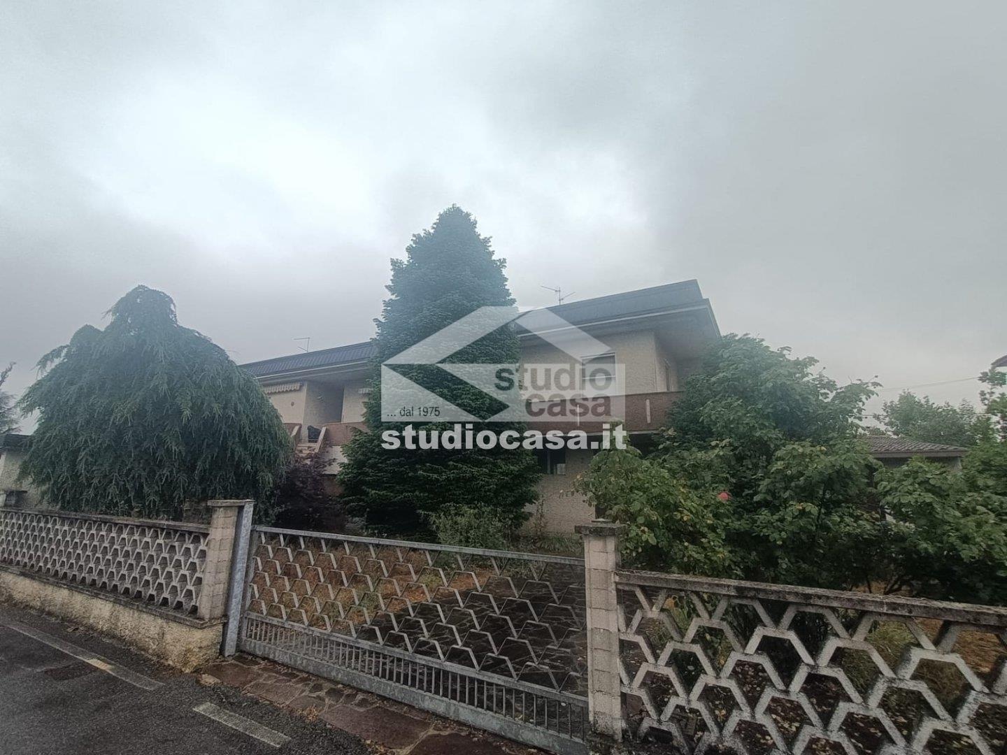 Villa Bifamiliare in vendita a Salvirola