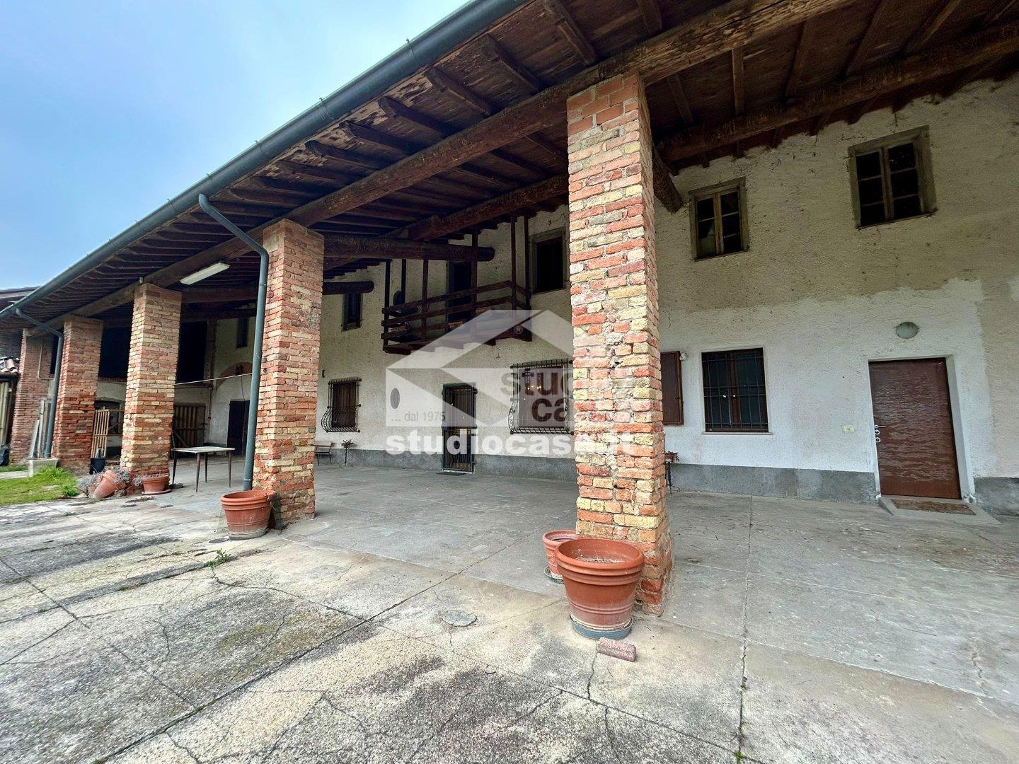 Cascina in vendita a Crema