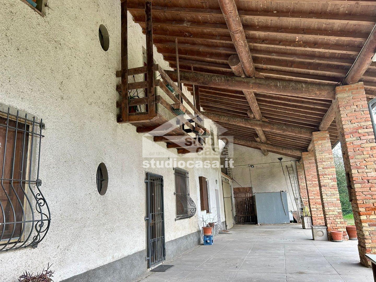 Cascina in vendita a Crema