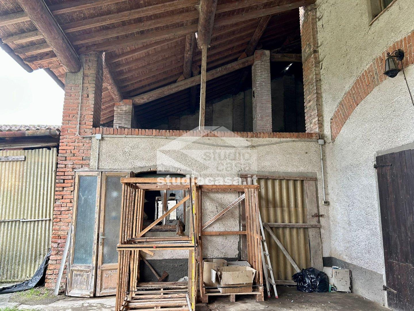 Cascina in vendita a Crema