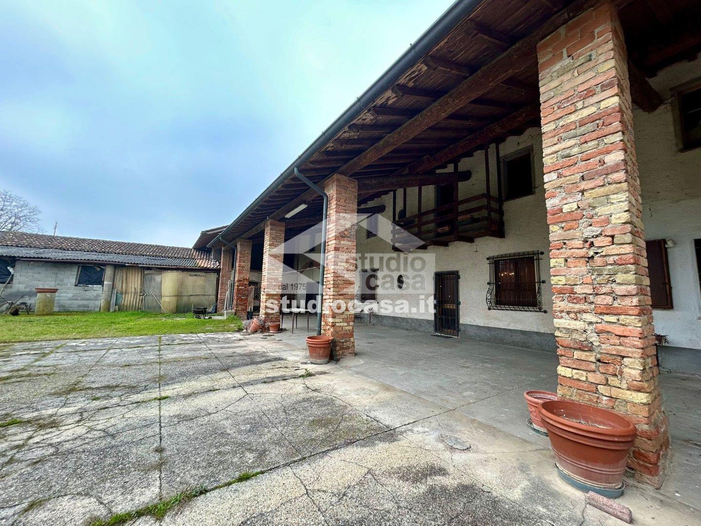 Cascina in vendita a Crema