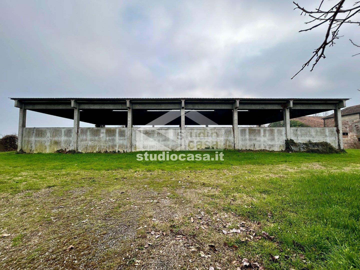 Cascina in vendita a Crema