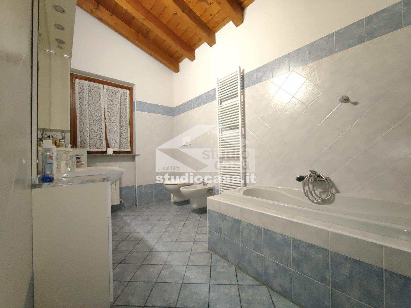 Villa Bifamiliare in vendita a Casaletto Ceredano