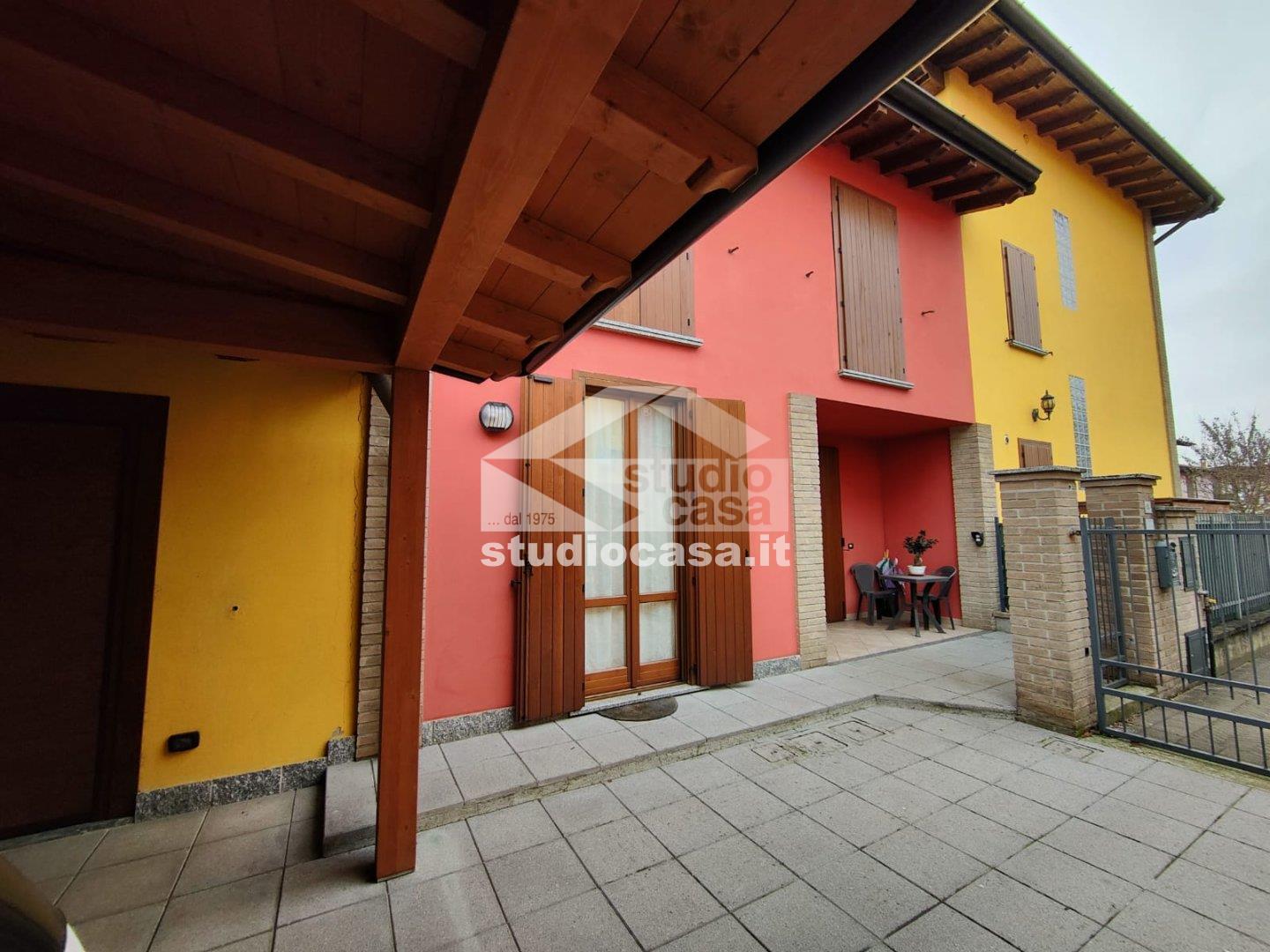 Villa Bifamiliare in vendita a Casaletto Ceredano