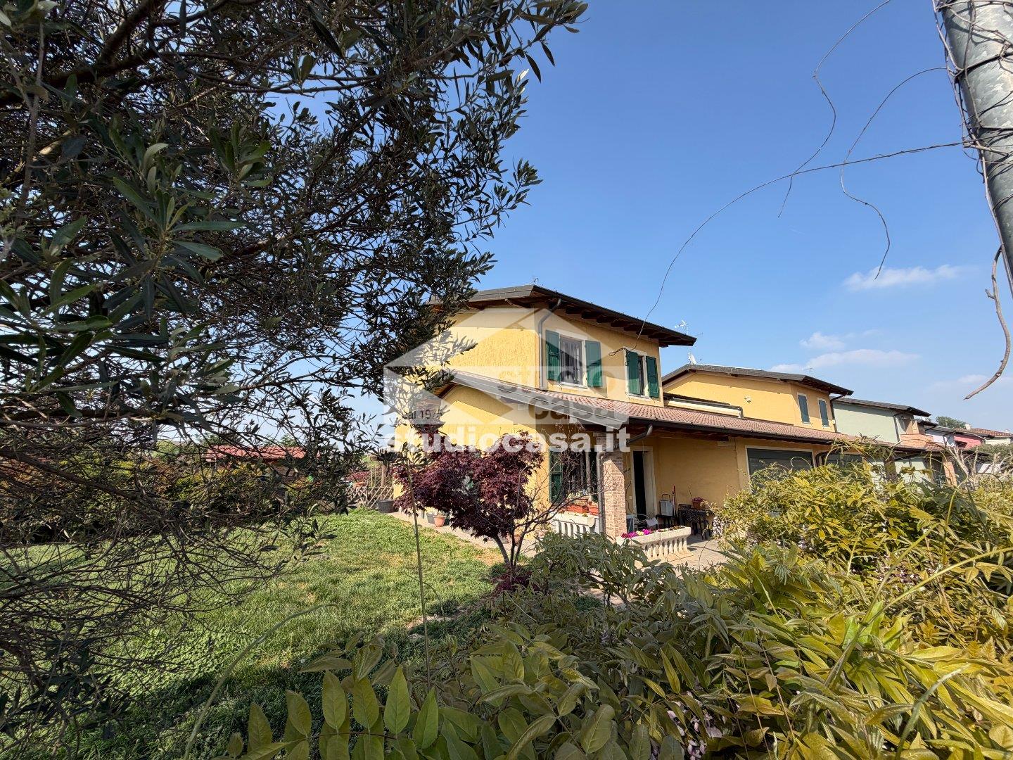 Villa Bifamiliare in vendita a Torlino Vimercati