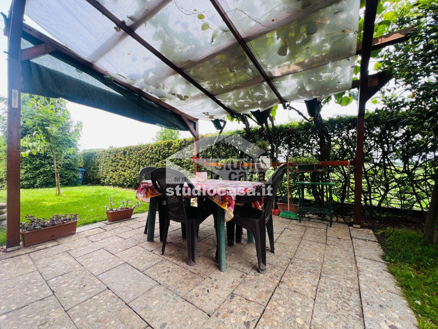 Villa Bifamiliare in vendita a Quintano