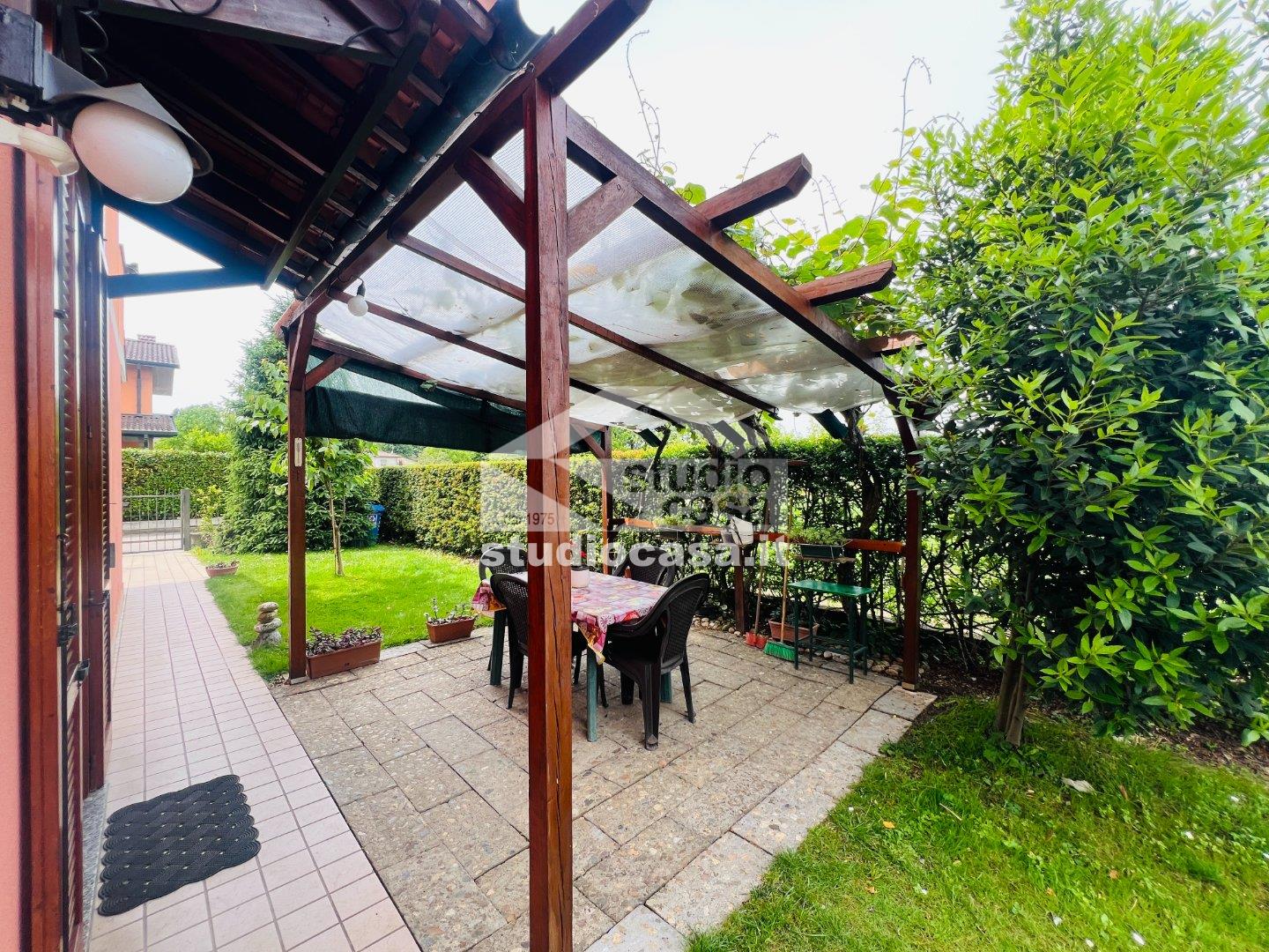 Villa Bifamiliare in vendita a Quintano