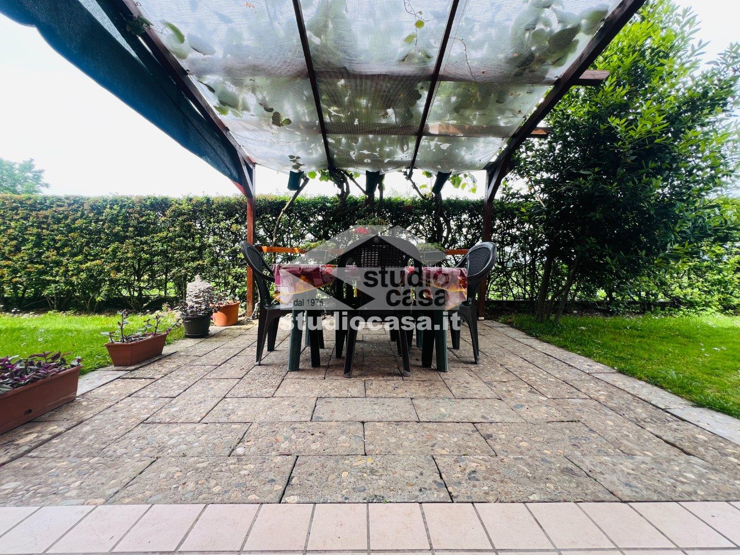 Villa Bifamiliare in vendita a Quintano