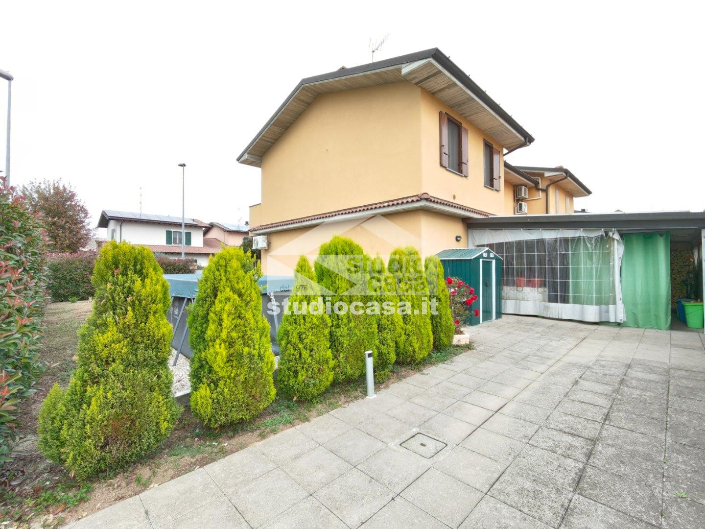 Villa Bifamiliare in vendita a Torlino Vimercati