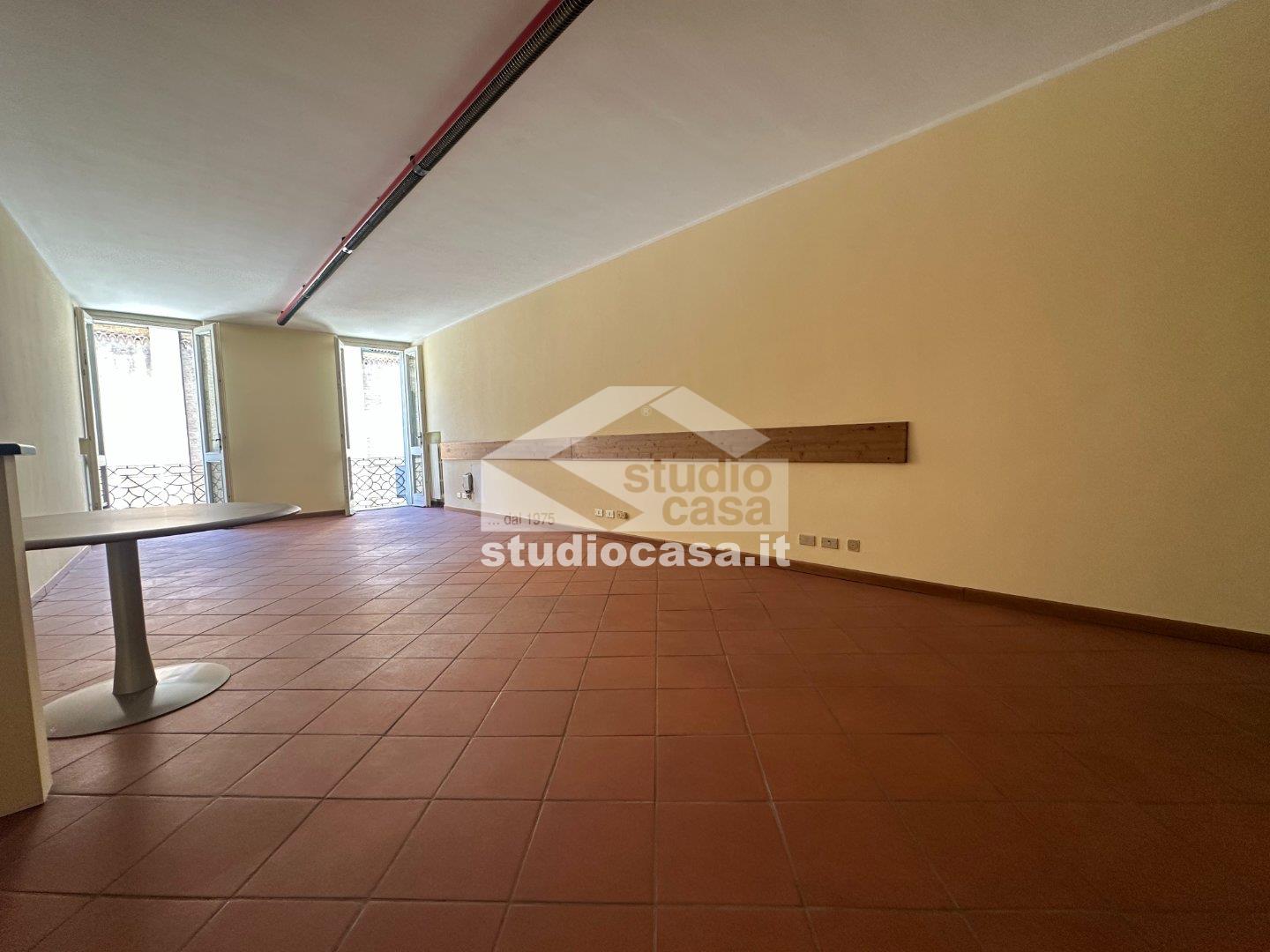 Ufficio in vendita a Crema