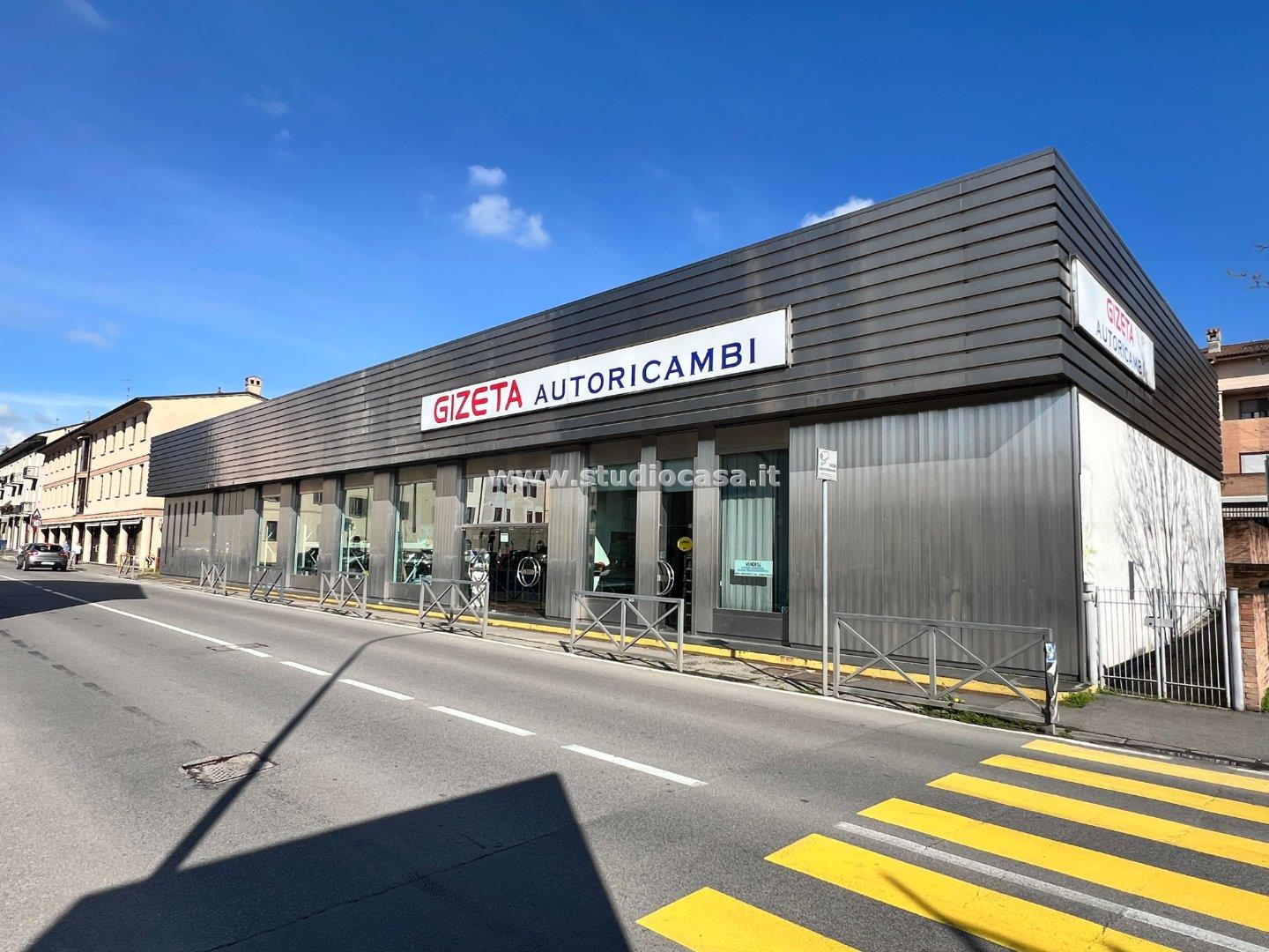 Negozio in vendita a Crema