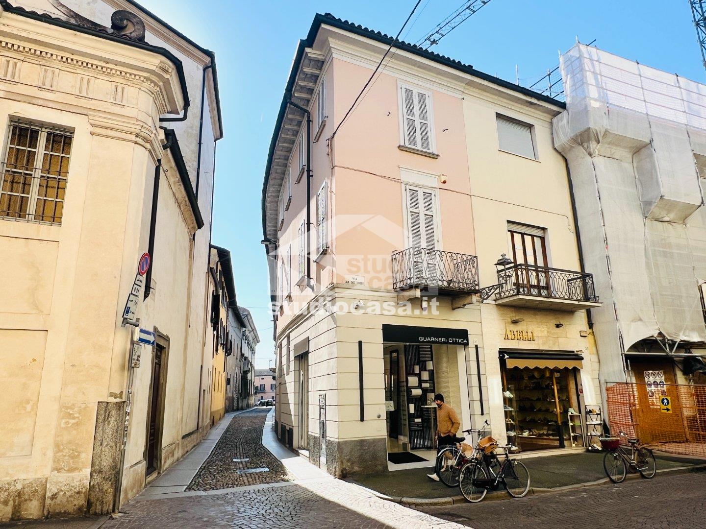 Negozio in vendita a Crema