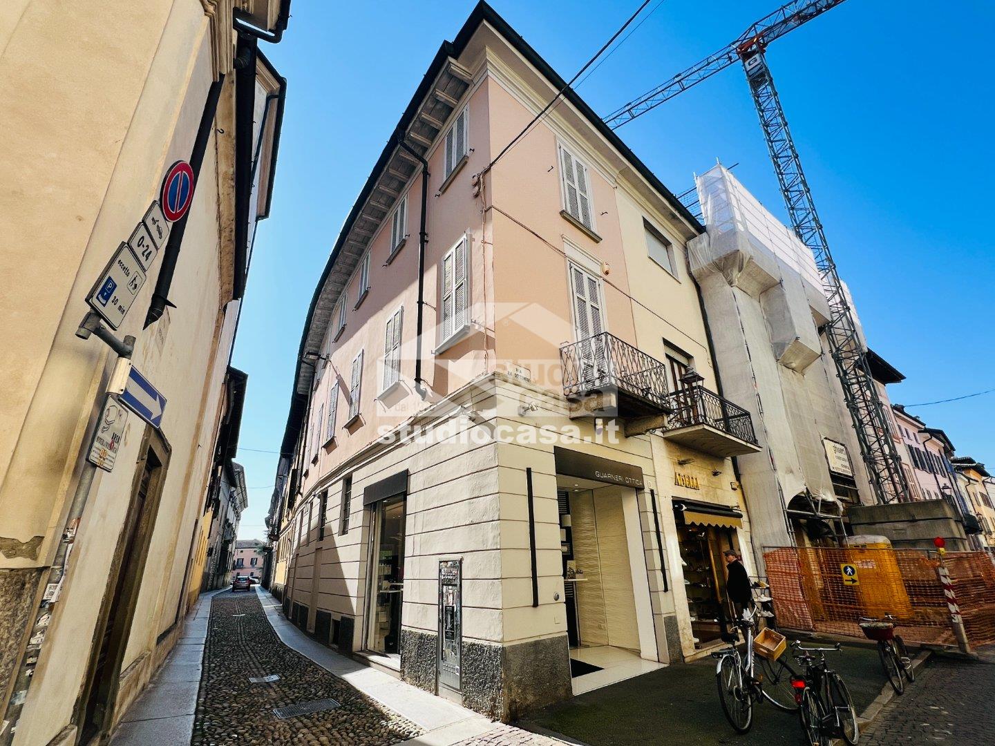 Negozio in vendita a Crema