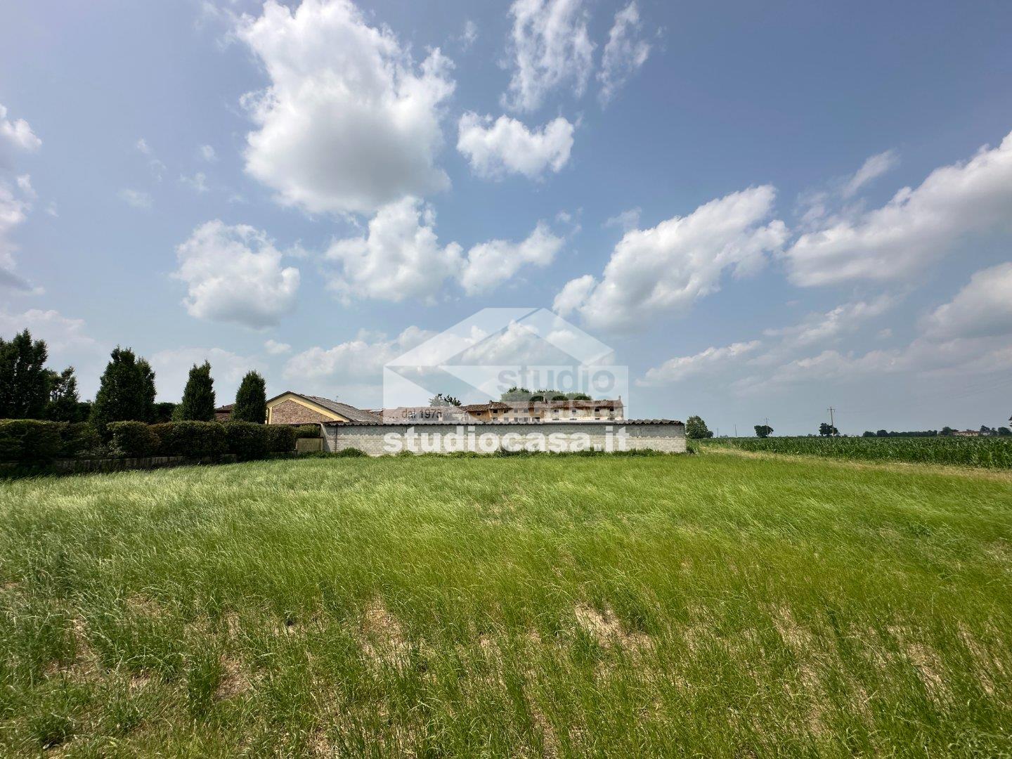 Cascina in vendita a Castelleone