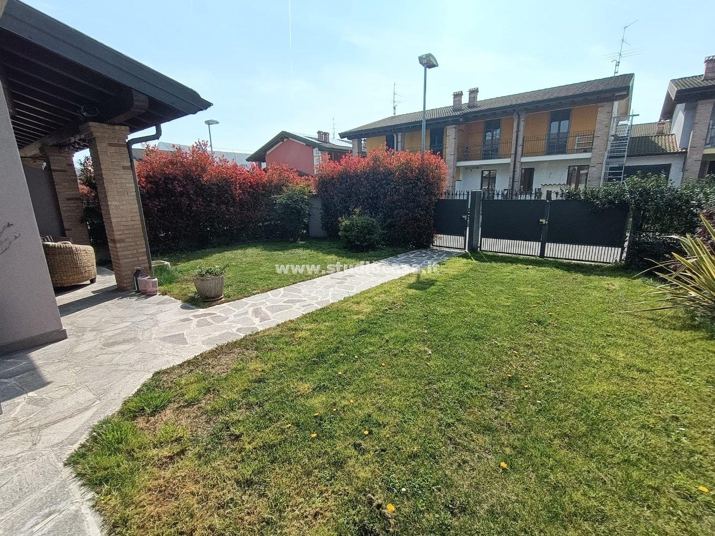 Villa Bifamiliare in vendita a Fiesco