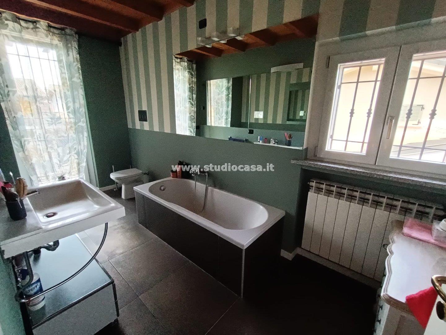 Villa Bifamiliare in vendita a Fiesco