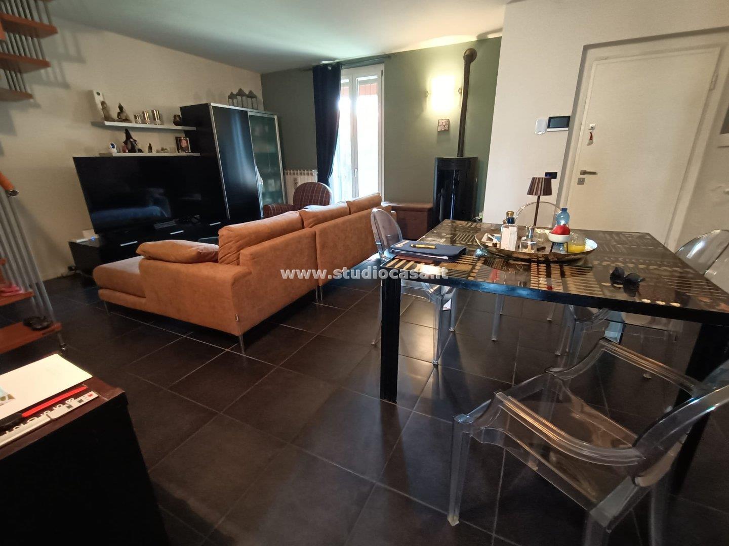 Villa Bifamiliare in vendita a Fiesco