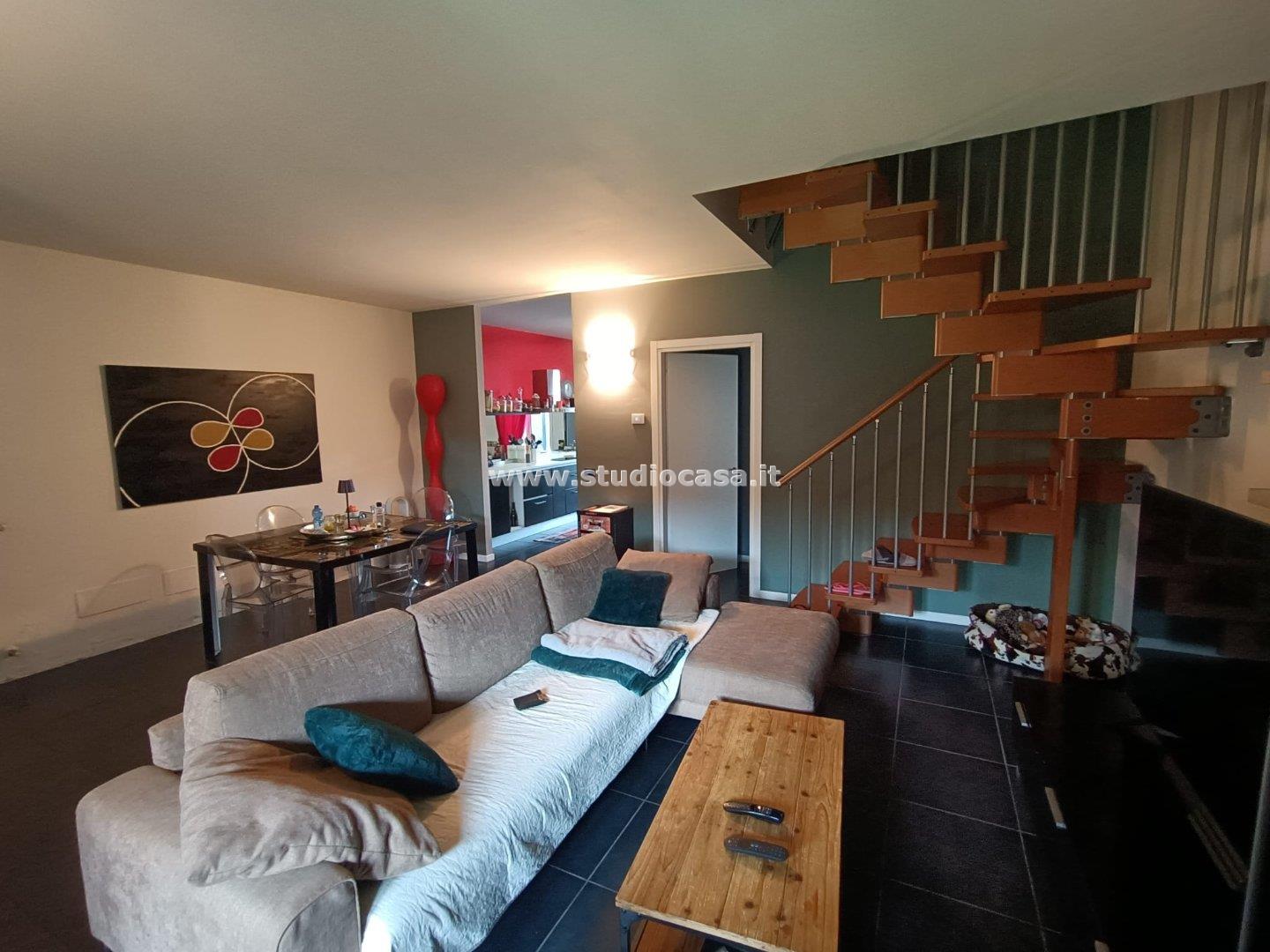 Villa Bifamiliare in vendita a Fiesco