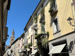 Negozio in vendita a Crema