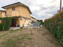 Villa Bifamiliare in vendita a Torlino Vimercati