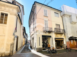 Negozio in vendita a Crema