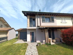 Villa Bifamiliare in vendita a Fiesco