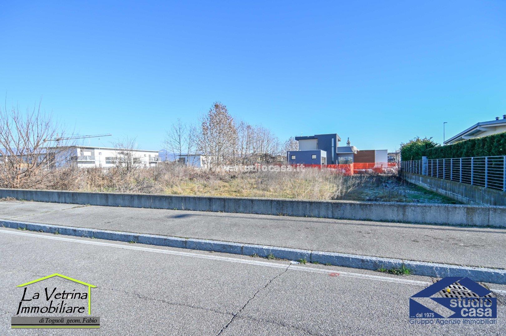 Terreno Residenziale in vendita a Calcinate