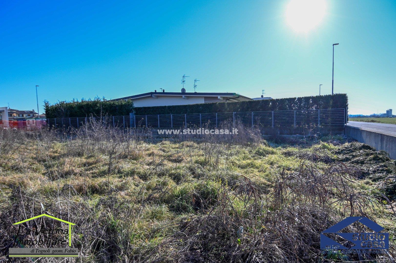 Terreno Residenziale in vendita a Calcinate