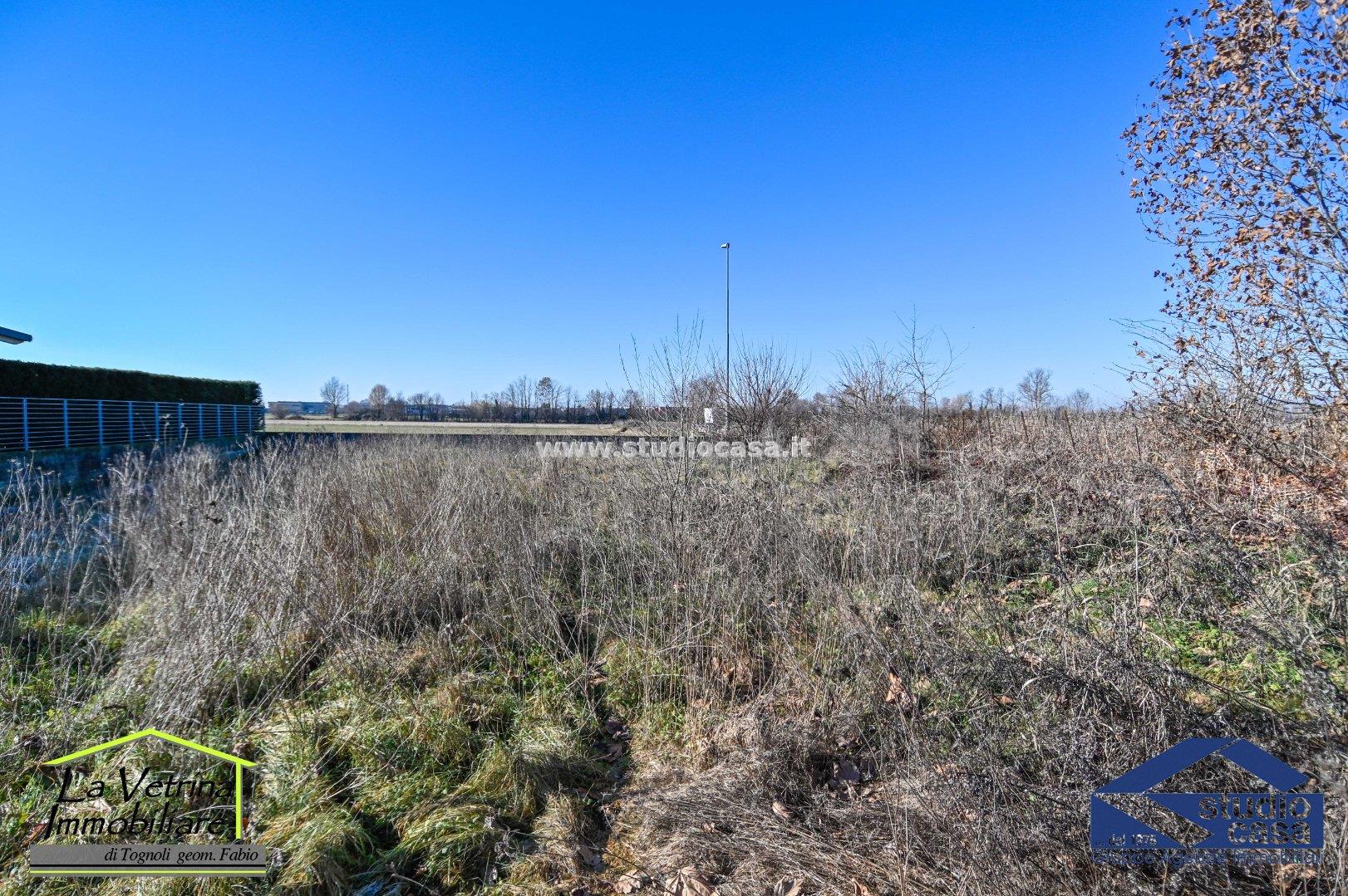 Terreno Residenziale in vendita a Calcinate